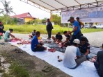 PWI Dumai Gelar Penyembelihan Hewan Kurban dan Salurkan Sembako untuk Janda Wartawan