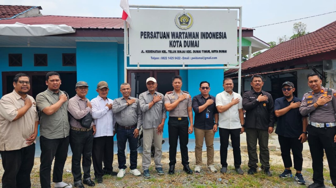 Kapolres Dumai Silaturahmi ke Kantor PWI Dumai, Perkuat Sinergi Polri dan Insan Pers